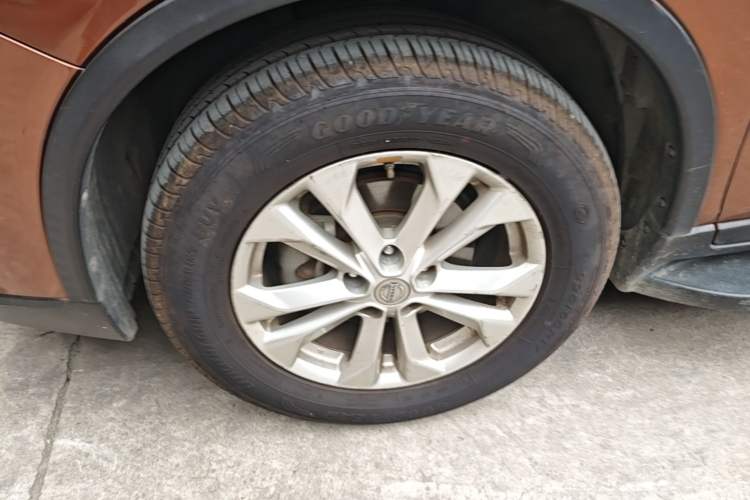 Used Nissan X-Trail 2014 2.5L CVT Leading Edition 4WD Left Front Wheel Hub