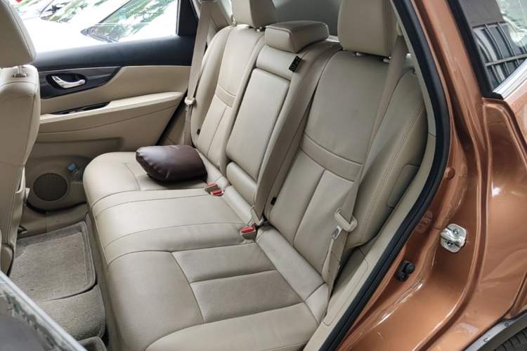 Used Nissan X-Trail 2014 2.5L CVT Leading Edition 4WD Left Rear Seat