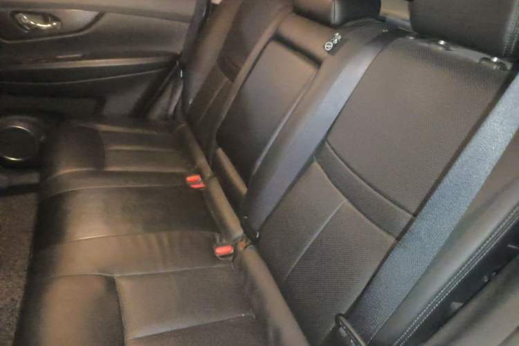 Used Nissan X-Trail 2014 2.0L CVT Smart Edition 2WD Left Rear Seat