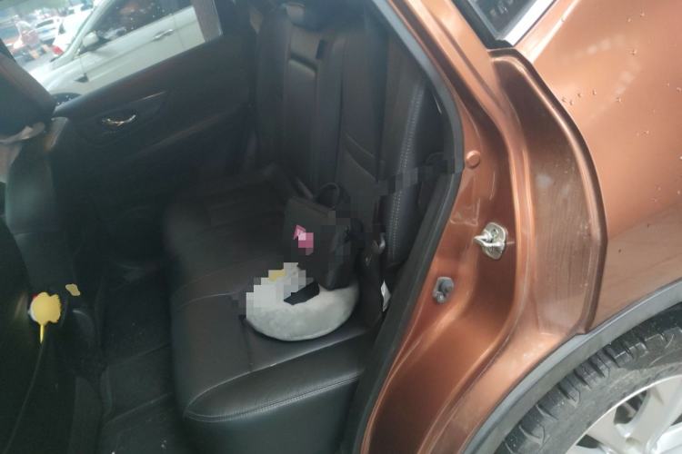 Used Nissan X-Trail 2014 2.5L CVT Luxury Edition 4WD Left Rear Seat