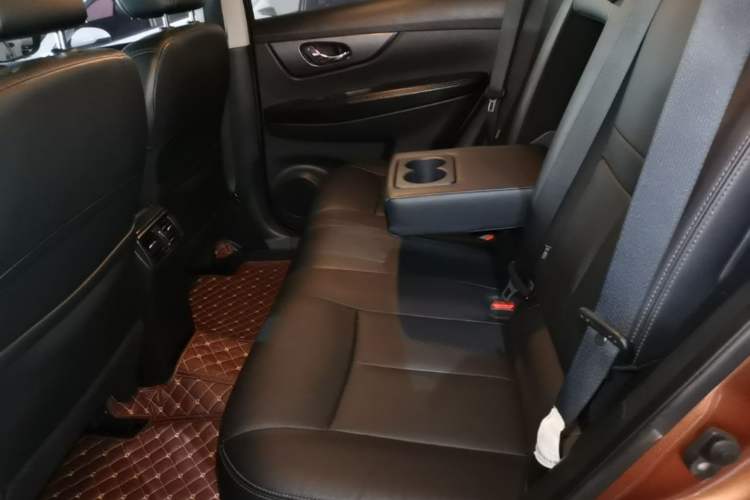 Used Nissan X-Trail 2014 2.0L CVT Comfort Edition 2WD Left Rear Seat