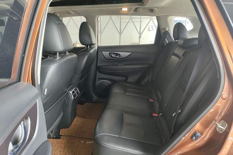 Used Nissan X-Trail 2014 2.0L CVT Comfort Edition 2WD Left Rear Seat