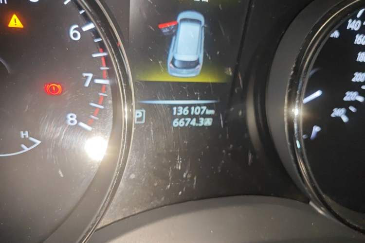 Used Nissan X-Trail 2014 2.0L CVT Comfort Edition 2WD Odometer Close Up