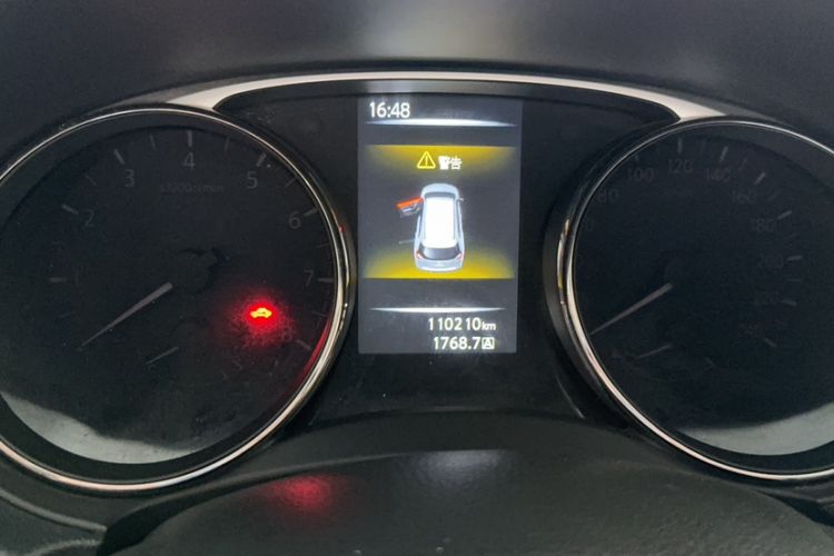 Used Nissan X-Trail 2014 2.0L CVT Comfort Edition 2WD Odometer Close Up