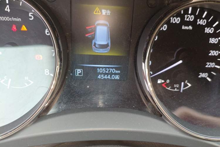 Used Nissan X-Trail 2014 2.0L CVT Comfort Edition 2WD Odometer Close Up