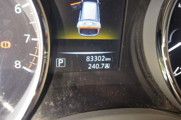 Used Nissan X-Trail 2014 2.0L CVT Smart Edition 2WD Odometer Close Up
