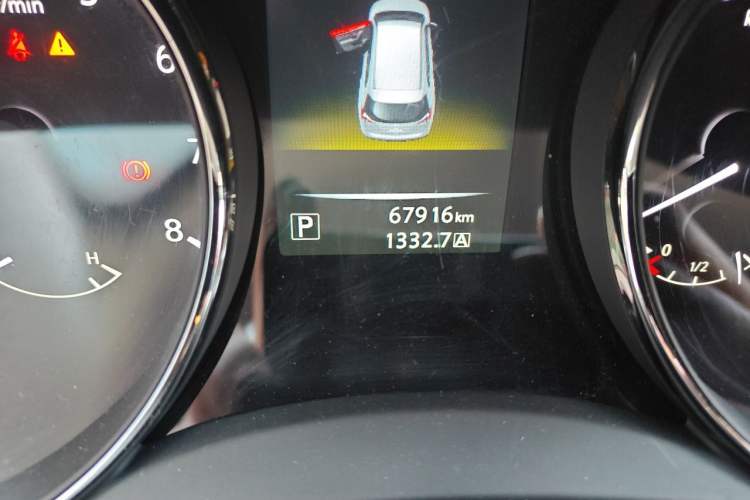 Used Nissan X-Trail 2014 2.0L CVT Comfort Edition 2WD Odometer Close Up