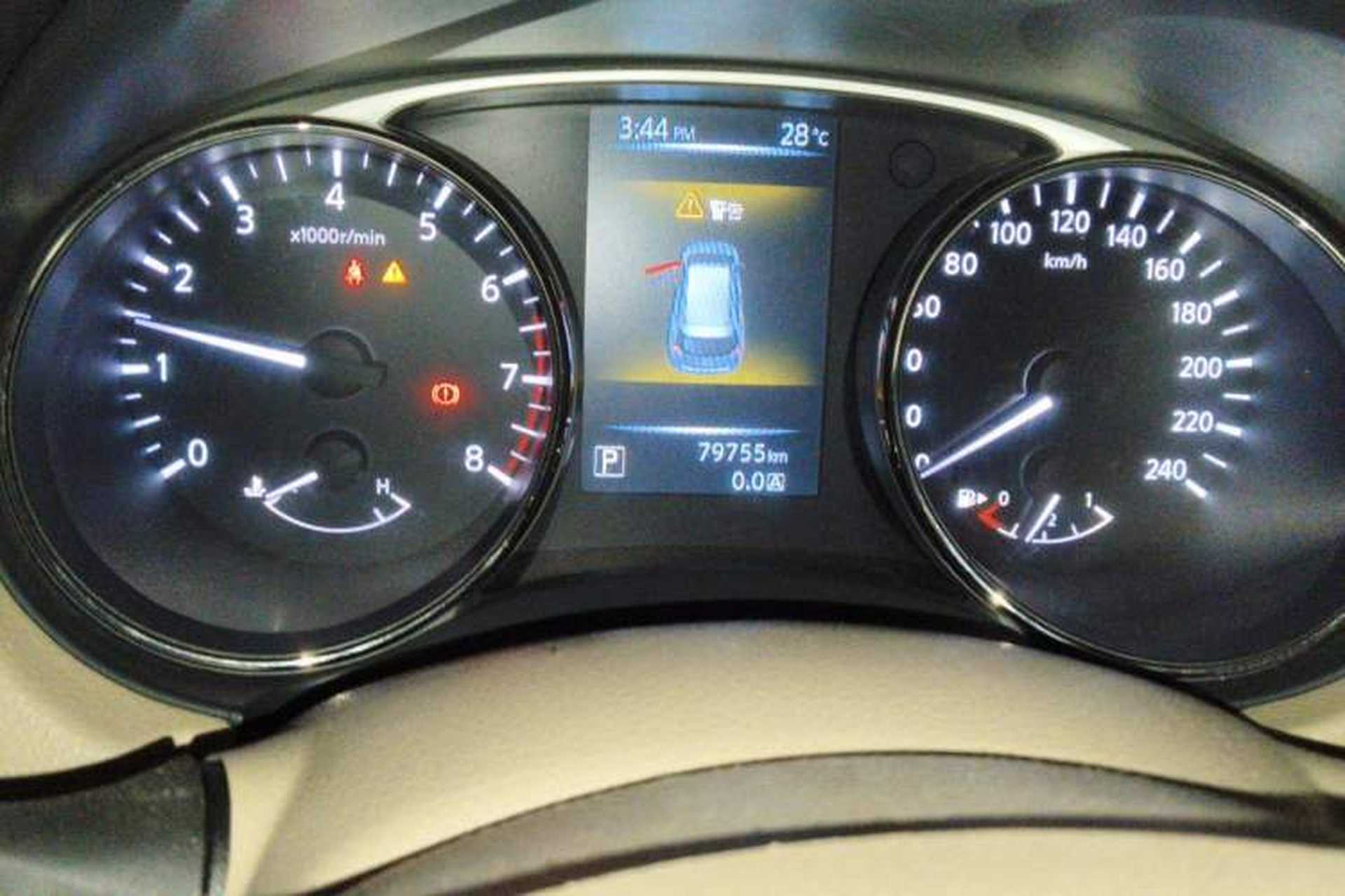 Used Nissan X-Trail 2014 2.0L CVT Comfort Edition 2WD Odometer Close Up