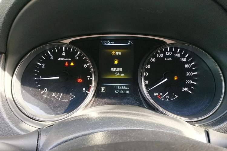 Used Nissan X-Trail 2014 2.0L CVT Comfort Edition 2WD Odometer Close Up