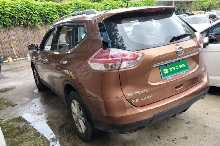Used Nissan X-Trail 2014 2.5L CVT Leading Edition 4WD Rear Left 45 Deg