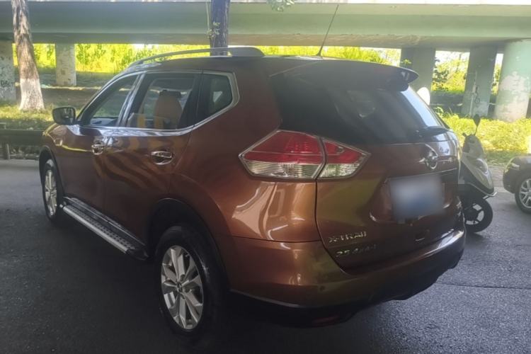 Used Nissan X-Trail 2014 2.5L CVT Leading Edition 4WD Rear Left 45 Deg