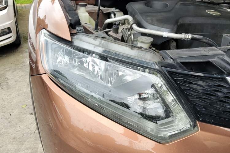 Used Nissan X-Trail 2014 2.5L CVT Leading Edition 4WD Right Front Headlight