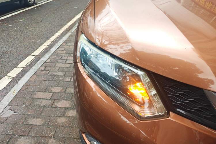 Used Nissan X-Trail 2014 2.0L CVT Comfort Edition 2WD Right Front Headlight