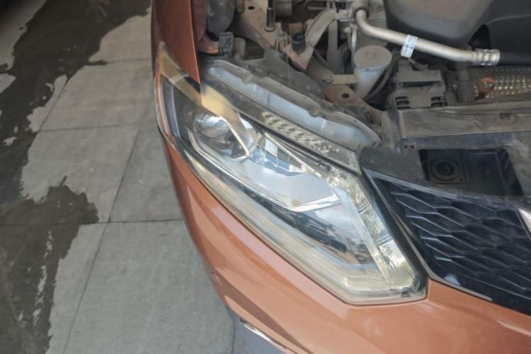 Used Nissan X-Trail 2014 2.5L CVT Ultimate Edition 4WD Right Front Headlight