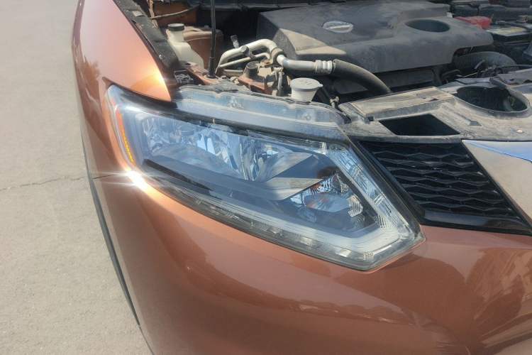 Used Nissan X-Trail 2014 2.0L CVT Comfort Edition 2WD Right Front Headlight