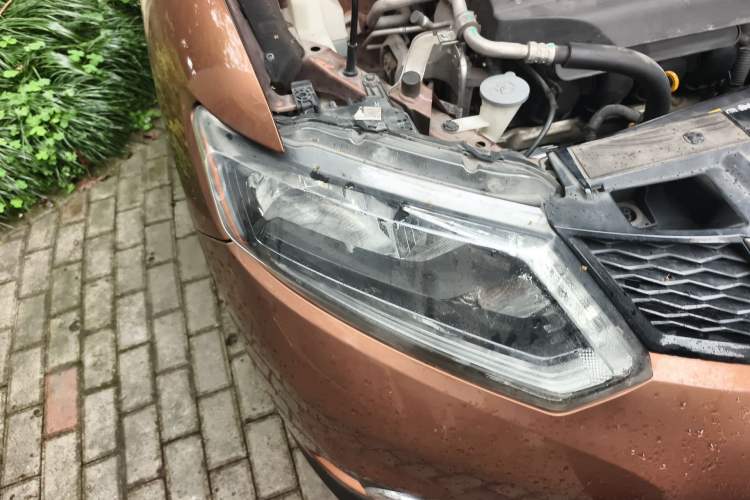 Used Nissan X-Trail 2014 2.0L CVT Comfort Edition 2WD Right Front Headlight