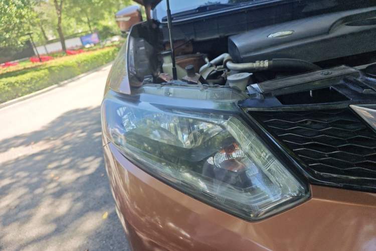 Used Nissan X-Trail 2014 2.0L CVT Comfort Edition 2WD Right Front Headlight