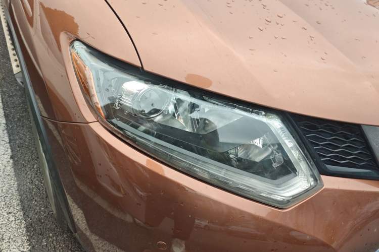 Used Nissan X-Trail 2014 2.0L CVT Comfort Edition 2WD Right Front Headlight