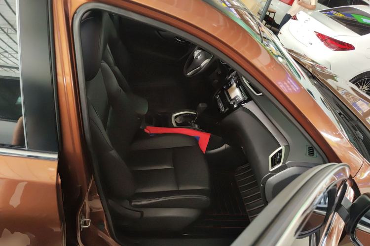Used Nissan X-Trail 2014 2.0L CVT Comfort Edition 2WD Right Front Seat