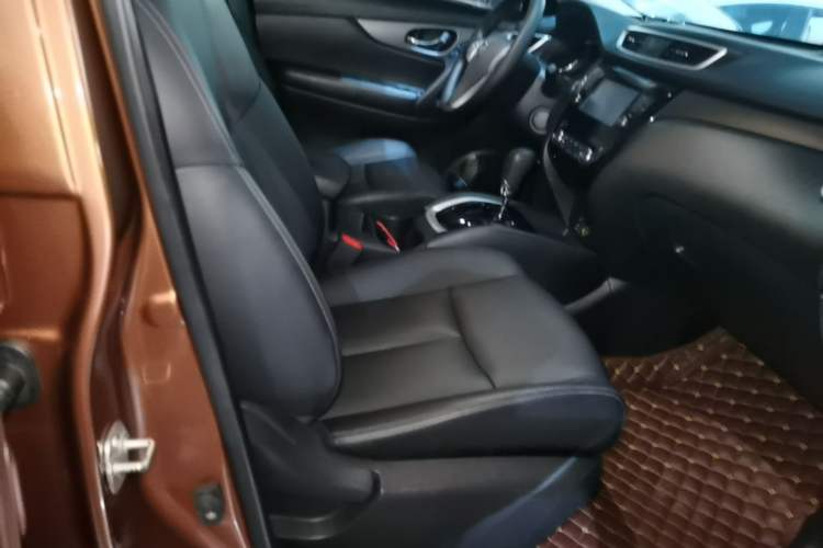 Used Nissan X-Trail 2014 2.0L CVT Comfort Edition 2WD Right Front Seat