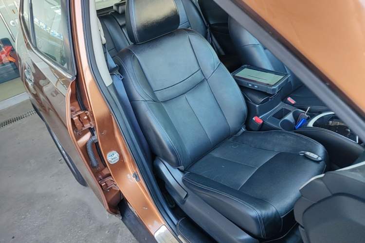 Used Nissan X-Trail 2014 2.0L CVT Comfort Edition 2WD Right Front Seat