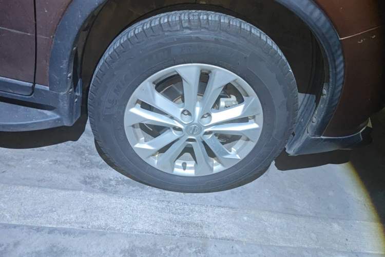 Used Nissan X-Trail 2014 2.0L CVT Comfort Edition 2WD Right Front Wheel Hub