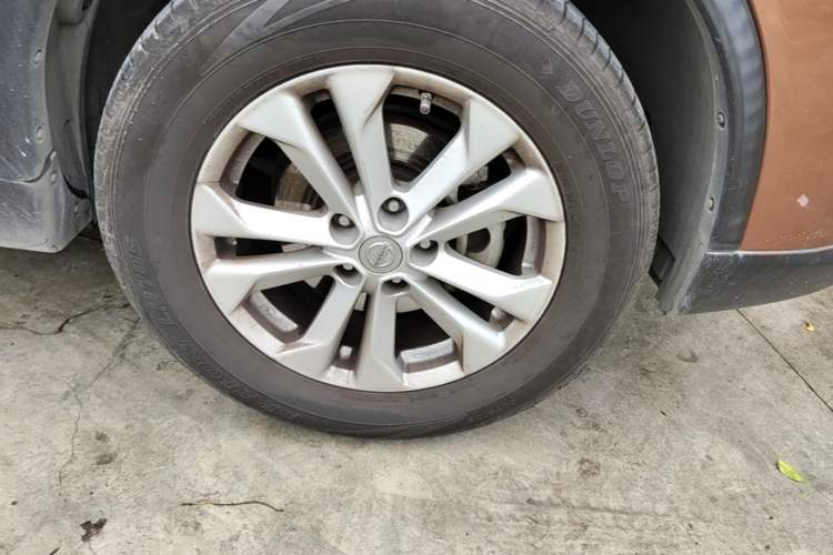 Used Nissan X-Trail 2014 2.5L CVT Leading Edition 4WD Right Front Wheel Hub