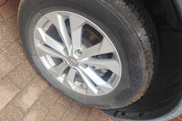 Used Nissan X-Trail 2014 2.0L CVT Comfort Edition 2WD Right Front Wheel Hub