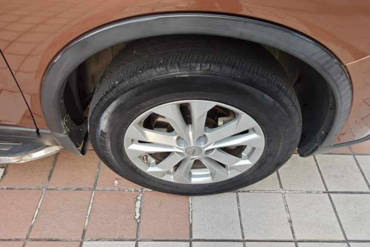 Used Nissan X-Trail 2014 2.0L CVT Comfort Edition 2WD Right Front Wheel Hub