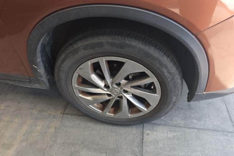 Used Nissan X-Trail 2014 2.5L CVT Ultimate Edition 4WD Right Front Wheel Hub