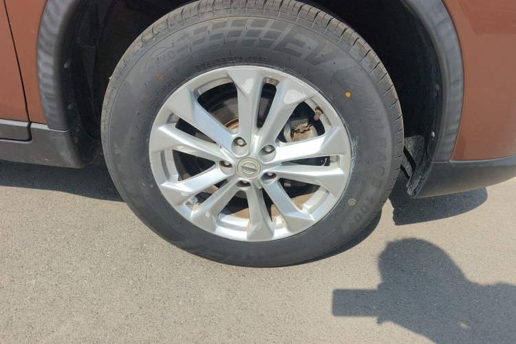 Used Nissan X-Trail 2014 2.0L CVT Comfort Edition 2WD Right Front Wheel Hub