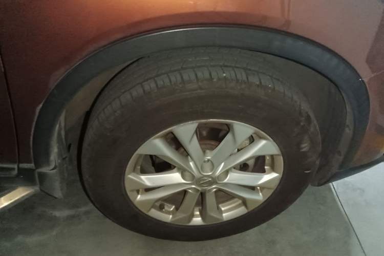 Used Nissan X-Trail 2014 2.5L CVT Luxury Edition 4WD Right Front Wheel Hub