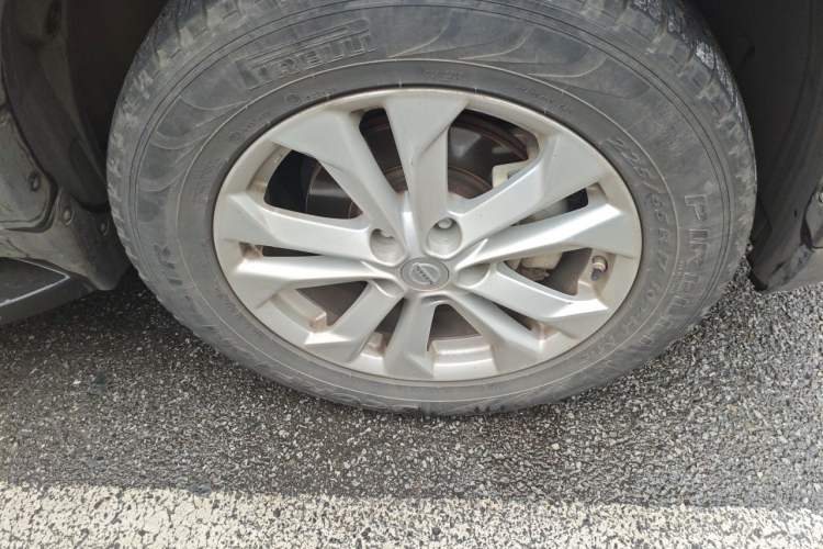 Used Nissan X-Trail 2014 2.0L CVT Comfort Edition 2WD Right Front Wheel Hub