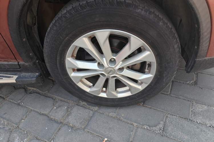Used Nissan X-Trail 2014 2.0L CVT Comfort Edition 2WD Right Front Wheel Hub