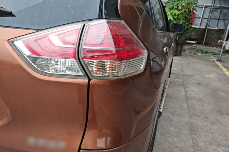 Used Nissan X-Trail 2014 2.5L CVT Leading Edition 4WD Right Rear Taillight
