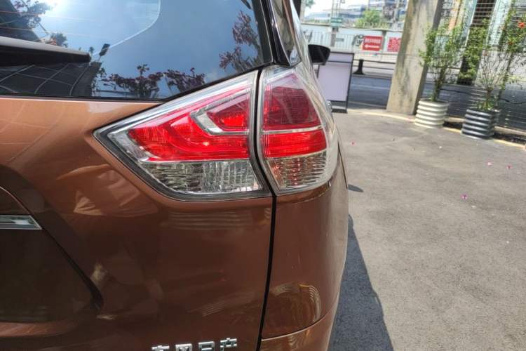 Used Nissan X-Trail 2014 2.5L CVT Luxury Edition 4WD Right Rear Taillight