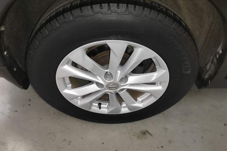Used Nissan X-Trail 2014 2.0L CVT Comfort Edition 2WD Right Rear Wheel Hub