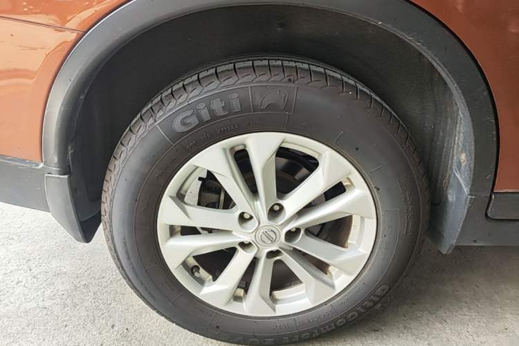 Used Nissan X-Trail 2014 2.0L CVT Comfort Edition 2WD Right Rear Wheel Hub