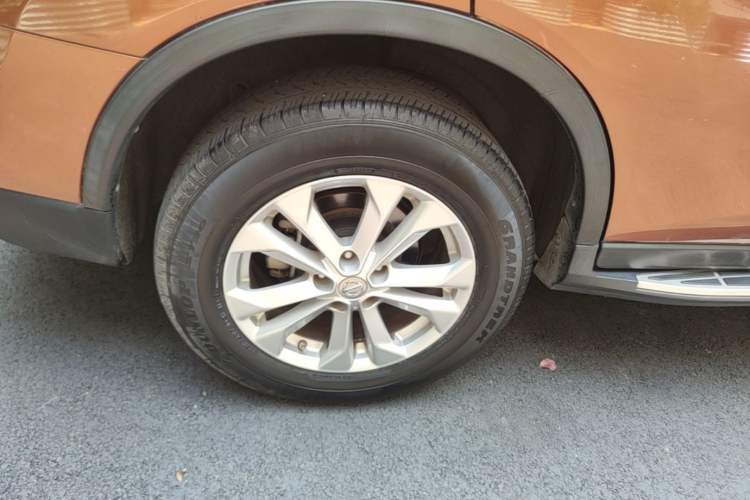 Used Nissan X-Trail 2014 2.5L CVT Luxury Edition 4WD Right Rear Wheel Hub