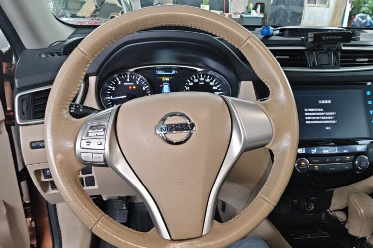 Used Nissan X-Trail 2014 2.0L CVT Comfort Edition 2WD Steering Wheel
