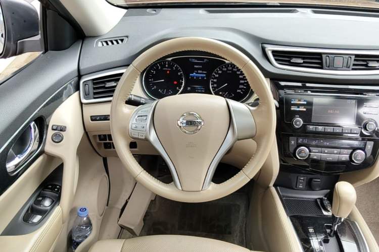 Used Nissan X-Trail 2014 2.5L CVT Leading Edition 4WD Steering Wheel
