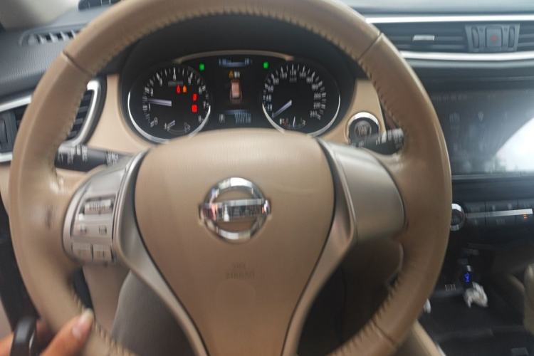 Used Nissan X-Trail 2014 2.0L CVT Comfort Edition 2WD Steering Wheel