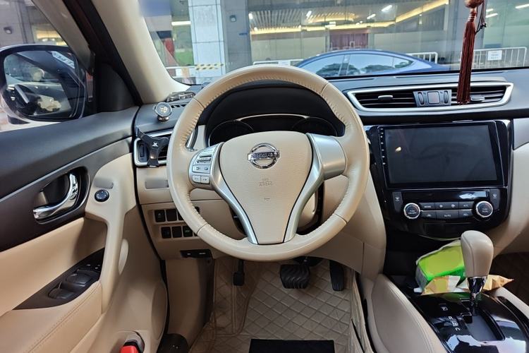 Used Nissan X-Trail 2014 2.0L CVT Comfort Edition 2WD Steering Wheel