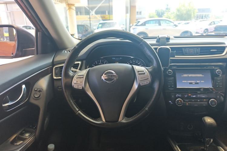 Used Nissan X-Trail 2014 2.5L CVT Ultimate Edition 4WD Steering Wheel