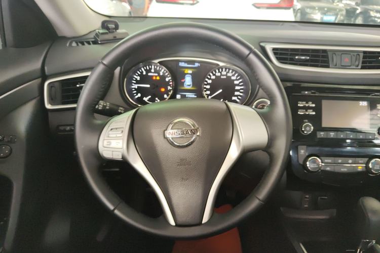 Used Nissan X-Trail 2014 2.0L CVT Comfort Edition 2WD Steering Wheel