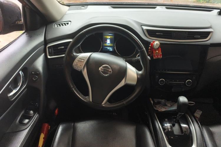 Used Nissan X-Trail 2014 2.0L CVT Comfort Edition 2WD Steering Wheel