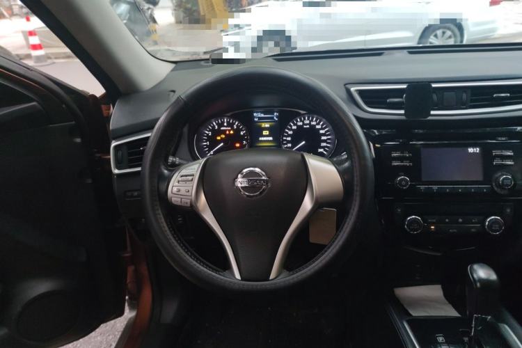Used Nissan X-Trail 2014 2.5L CVT Luxury Edition 4WD Steering Wheel