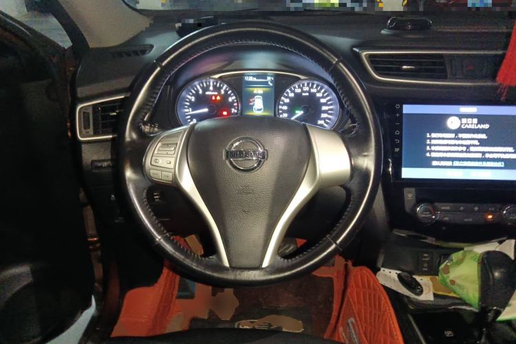 Used Nissan X-Trail 2014 2.5L CVT Luxury Edition 4WD Steering Wheel
