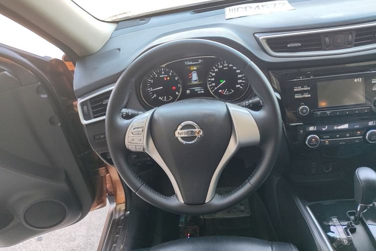 Used Nissan X-Trail 2014 2.0L CVT Comfort Edition 2WD Steering Wheel