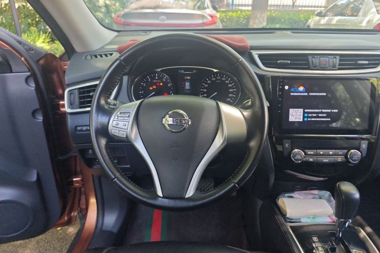 Used Nissan X-Trail 2014 2.0L CVT Comfort Edition 2WD Steering Wheel